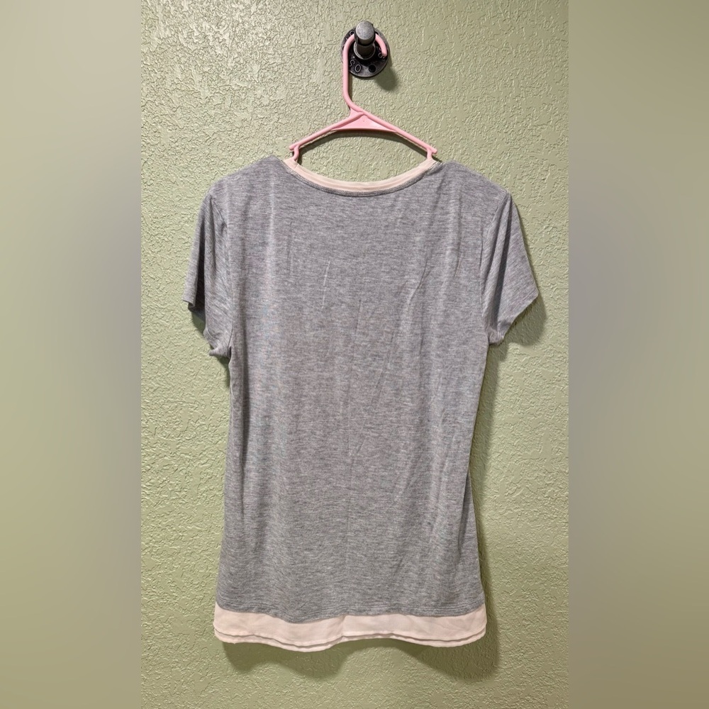 White House Black Market Gray Geometric Short Sleeve Top - Picture 4 of 4